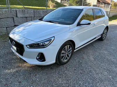 Hyundai i30 1.0 T-GDi Launch — Berline compacte fiable, entretien suivi, 115'000 km — exterior view
