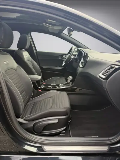 Kia Ceed 1.5 T-GDi GT Line — Berline sportive 160 ch, faible kilométrage, équipée premium — Miniatura 13