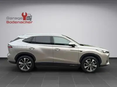 MG HS 1.5 T Luxury — SUV coupé spacieux, 170 PS, équipement premium et financement possible — cruscotto