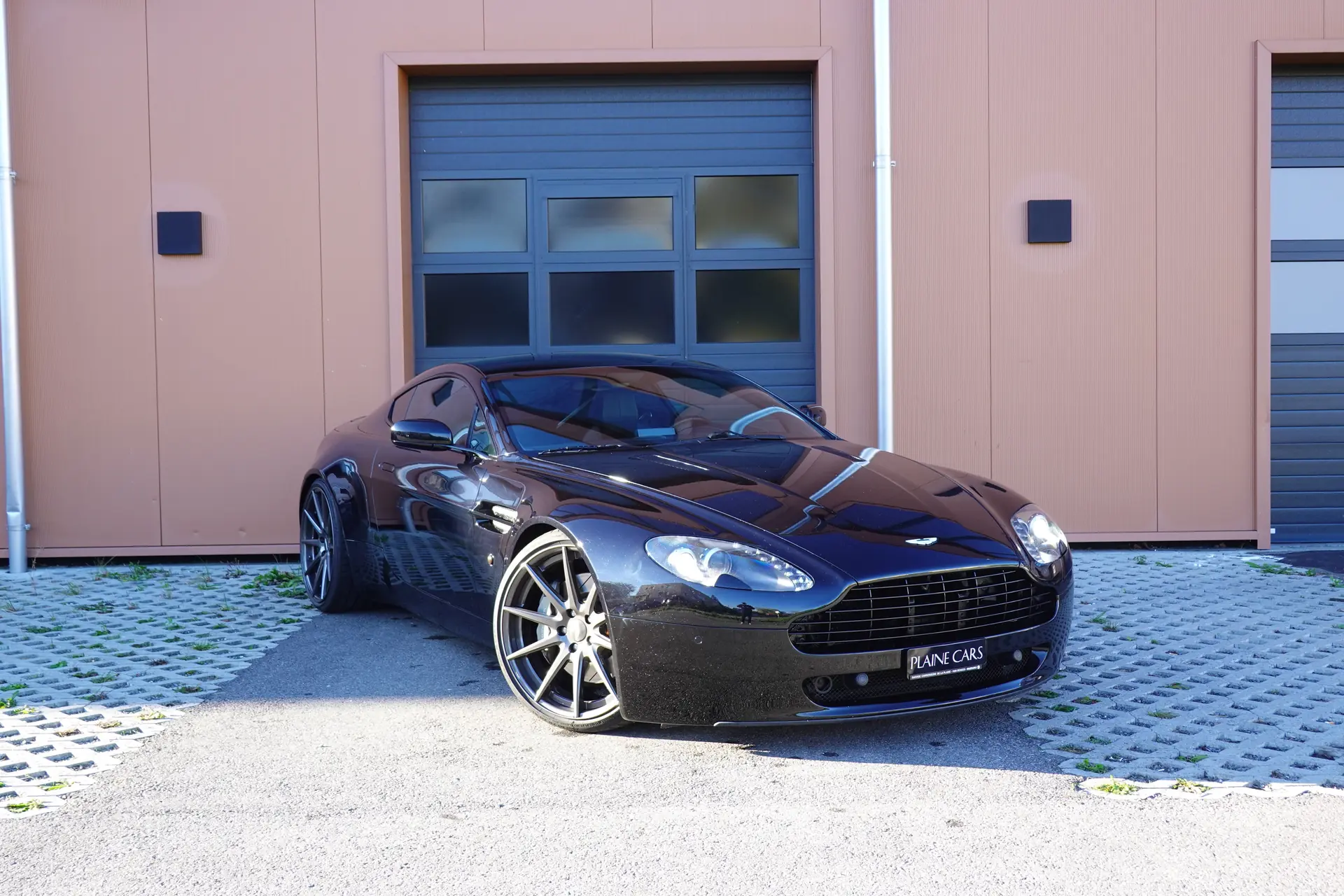 Aston Martin V8 Vantage 4.7 Sportshift — Coupé sport légendaire, 426 ch, véhicule CH