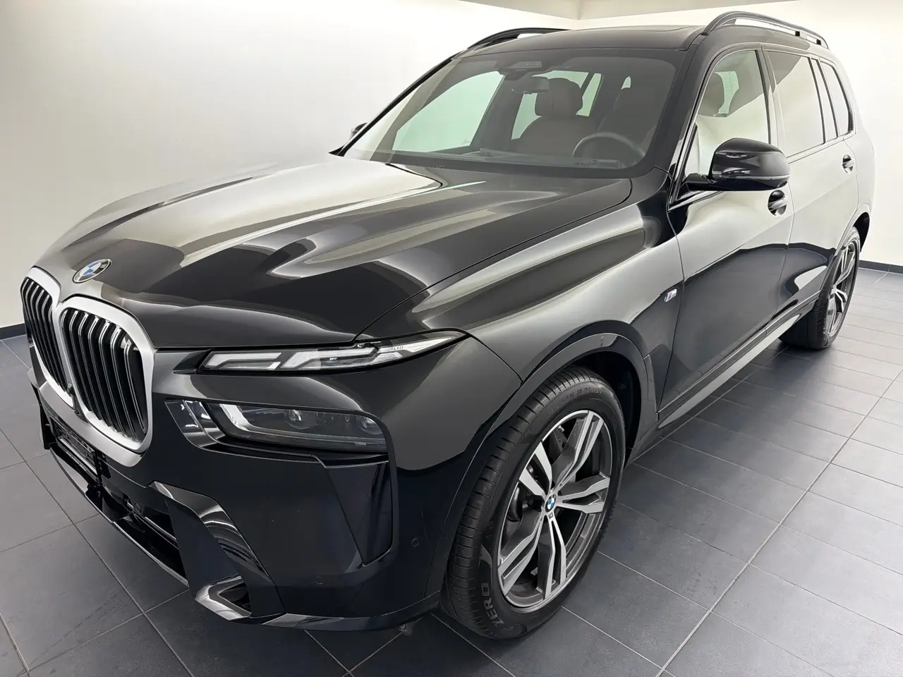 BMW X7 xDrive 48V 40i M Sport — SUV 7 places, hybride essence, première main