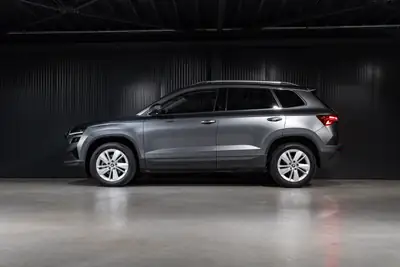 Skoda Karoq 1.5 TSI Selection DSG — SUV compact dynamique, quasi neuf avec garantie constructeur — Thumbnail 9