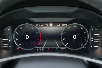 Skoda Karoq 1.5 TSI Selection DSG — SUV compact dynamique, quasi neuf avec garantie constructeur — Thumbnail 16