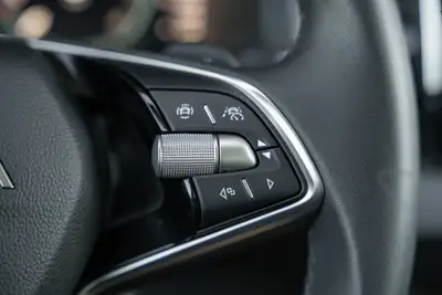 Skoda Karoq 1.5 TSI Selection DSG — SUV compact dynamique, quasi neuf avec garantie constructeur — Thumbnail 19