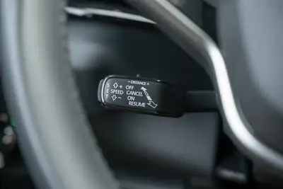 Skoda Karoq 1.5 TSI Selection DSG — SUV compact dynamique, quasi neuf avec garantie constructeur — Thumbnail 20
