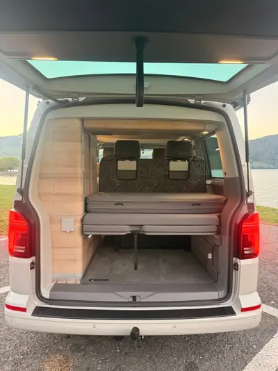 VW T6.1 2.0 TDI 150 Ocean Liberty 4Motion — Camping-car aménagé, 4x4 robuste, 57 500 km — intérieur