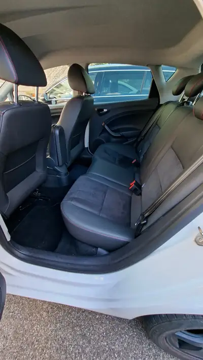 SEAT Ibiza 1.4 TDI 105 FR — Citadine économique, moteur diesel fiable — dashboard