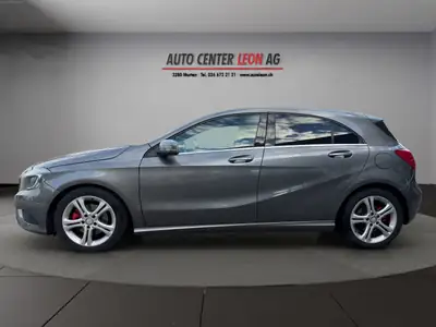 Mercedes-Benz Classe A 180 Style Autotronic — Berline compacte automatique, entretien suivi — rear view