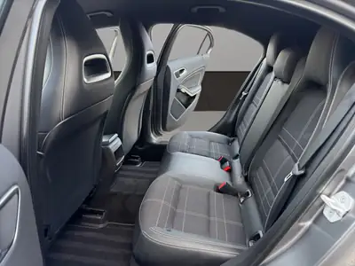 Mercedes-Benz Classe A 180 Style Autotronic — Berline compacte automatique, entretien suivi — Thumbnail 13