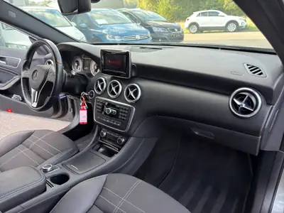 Mercedes-Benz Classe A 180 Style Autotronic — Berline compacte automatique, entretien suivi — Thumbnail 21