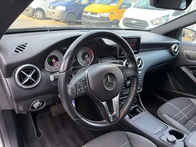 Mercedes-Benz Classe A 180 Style Autotronic — Berline compacte automatique, entretien suivi — Thumbnail 22
