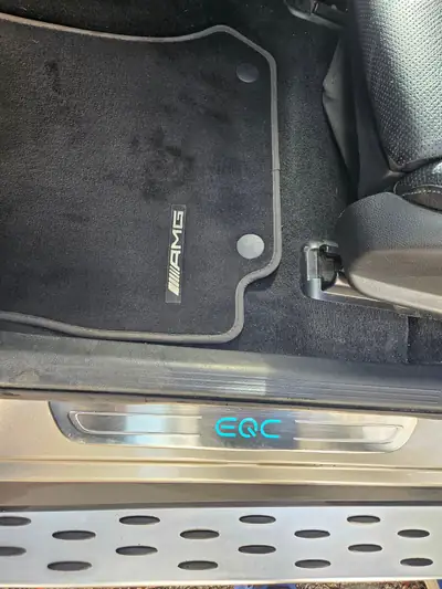 Mercedes-Benz EQC 400 AMG Line — SUV électrique performant, 89'970 km, couleur Champagne rare — Thumbnail 14