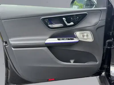 Mercedes-Benz GLC 400 e — Hybride rechargeable performant, quasi-neuf avec 20 km — Thumbnail 16