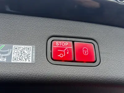 Mercedes-Benz GLC 400 e — Hybride rechargeable performant, quasi-neuf avec 20 km — Thumbnail 21