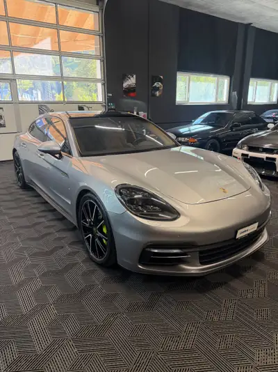 Porsche Panamera 4 E-Hybrid Executive — Berline de luxe hybride rechargeable, 149'000 km — Innenraum