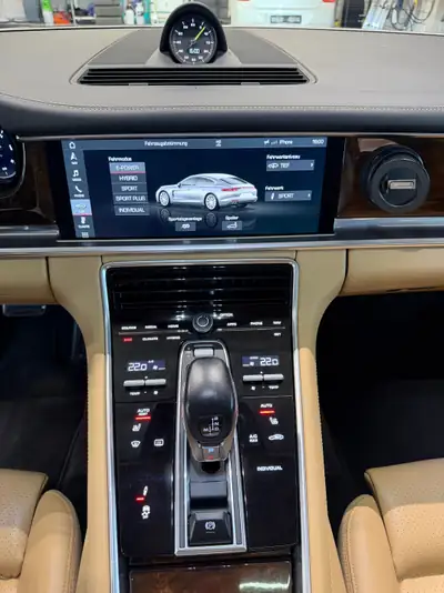 Porsche Panamera 4 E-Hybrid Executive — Berline de luxe hybride rechargeable, 149'000 km — Miniatur 15