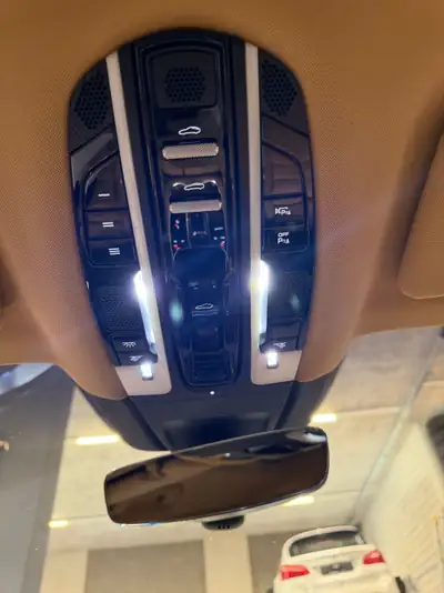 Porsche Panamera 4 E-Hybrid Executive — Berline de luxe hybride rechargeable, 149'000 km — Miniatur 18