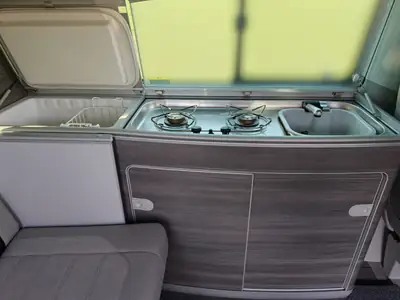 VW T6 California Ocean 2.0 TDI — Camping-car 4 places, moteur 204 ch, faible kilométrage — Thumbnail 9