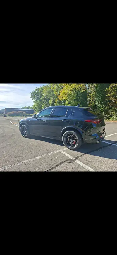 Alfa Romeo Stelvio 2.9 V6 Biturbo Quadrifoglio 600 PS — Performance italienne brute — side view
