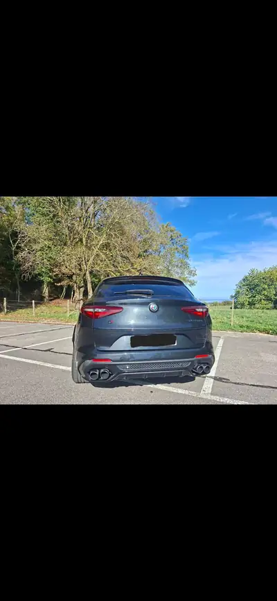 Alfa Romeo Stelvio 2.9 V6 Biturbo Quadrifoglio 600 PS — Performance italienne brute — interior