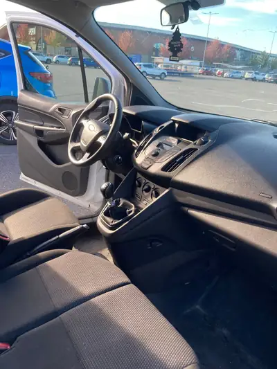 Ford Transit Connect 1.0 EcoBoost 100 — Utilitaire polyvalent, entretien réduit — dashboard