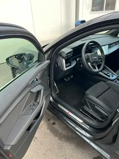 Audi A3 Sportback 1.5 35 TFSI S Line — Berline sportive hybride légère, 35'000 km — rear view