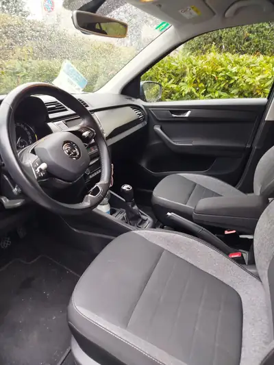 Skoda Fabia 1.0 TSI Drive 2020 — Citadine fiable, 59000 km, essence économe — tableau de bord