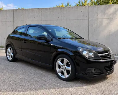 Opel Astra GTC 2.0 Turbo Sport — Coupé dynamique, révision complète & freins neufs — exterior view