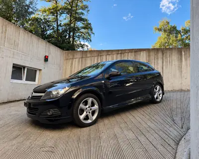 Opel Astra GTC 2.0 Turbo Sport — Coupé dynamique, révision complète & freins neufs — interior