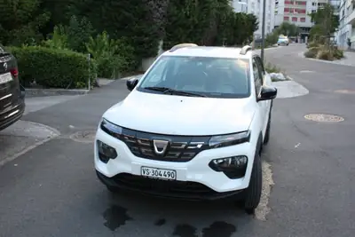 Dacia Spring Comfort — Citadine électrique compacte, très faible kilométrage — vista esterna