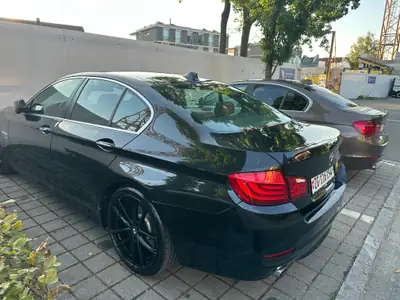 BMW 535d xDrive 2012 — Berline prestige diesel, 313 ch et transmission intégrale — interni
