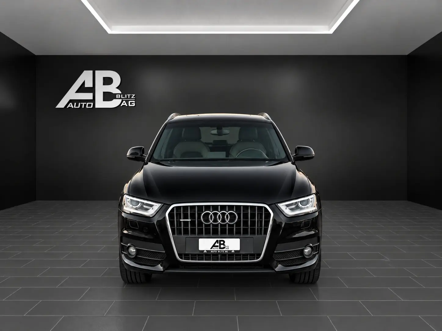 Audi Q3 2.0 TDI S-Line Quattro — SUV compact diesel, 177 ch, entretien complet