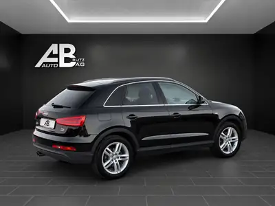 Audi Q3 2.0 TDI S-Line Quattro — SUV compact diesel, 177 ch, entretien complet — Armaturenbrett