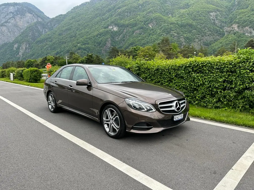 Mercedes-Benz E 250 CDI BlueTec Avantgarde — Berline premium 4x4, 200 000 km, diesel économe