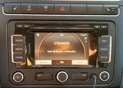 VW Polo 1.2 TSI 105 DSG — Citadine automatique fiable, MFK valide, équipée Navi — cruscotto