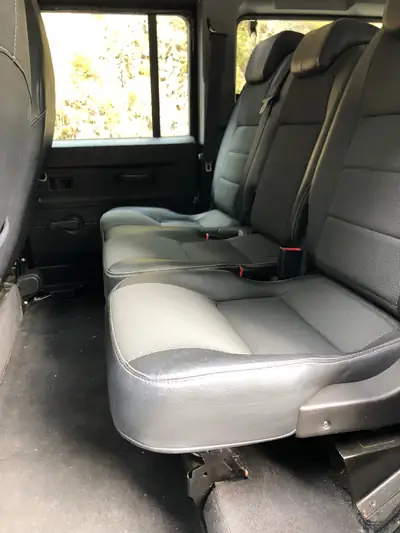 Land Rover Defender 2.2 TD4 SW — SUV robuste et fiable, 286'000 km documentés — dettaglio