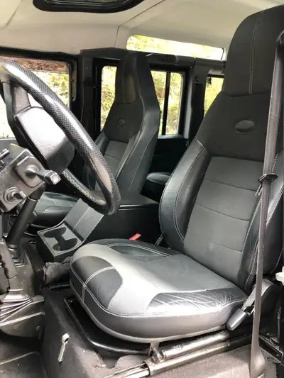 Land Rover Defender 2.2 TD4 SW — SUV robuste et fiable, 286'000 km documentés — cruscotto