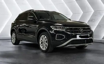VW T-ROC 1.5 TSI Life DSG — SUV compact dynamique, 132 500 km, impeccable — exterior view