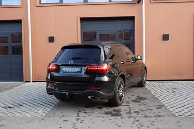 Mercedes-Benz GLC 250 AMG Line 4Matic — SUV premium noir, toit ouvrant et sièges chauffants — Thumbnail 8
