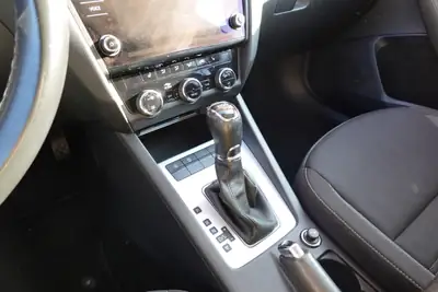 Skoda Octavia 1.5 G-tec Style — Break écologique bi-carburant, équipé et sans accident — Thumbnail 17
