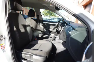 Skoda Octavia 1.5 G-tec Style — Break écologique bi-carburant, équipé et sans accident — Thumbnail 22