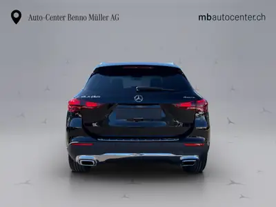Mercedes-Benz GLA 250 4Matic — SUV compact hybride, 238 ch et faible consommation — dashboard