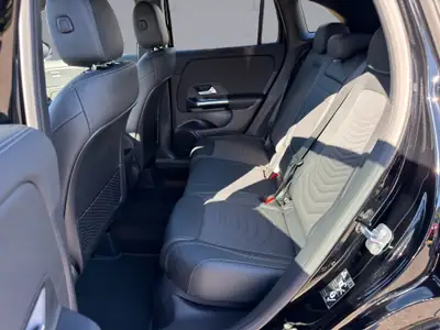 Mercedes-Benz GLA 250 4Matic — SUV compact hybride, 238 ch et faible consommation — Thumbnail 11