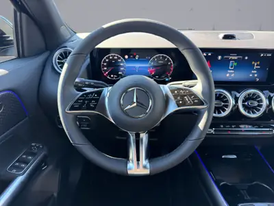 Mercedes-Benz GLA 250 4Matic — SUV compact hybride, 238 ch et faible consommation — Thumbnail 13