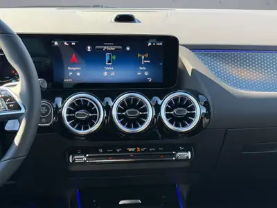 Mercedes-Benz GLA 250 4Matic — SUV compact hybride, 238 ch et faible consommation — Thumbnail 15