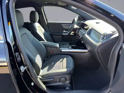 Mercedes-Benz GLA 250 4Matic — SUV compact hybride, 238 ch et faible consommation — Thumbnail 17