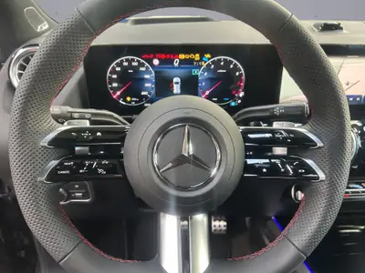 Mercedes-Benz GLA 250 AMG Line 4MATIC — SUV compact hybride, 238 ch et consommation maîtrisée — Thumbnail 13