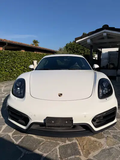 Porsche 718 Boxster GTS — Le coupé-cabriolet sportif au moteur V6 atmosphérique 340 ch — Heckansicht