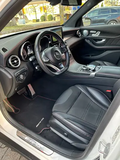 Mercedes-Benz GLC 43 AMG — SUV haute performance, entretien récent, 200 000 km — détail