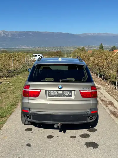 BMW X5 3.0d E70 — SUV prestige 7 places, motorisation robuste et capacité de remorquage — rear view